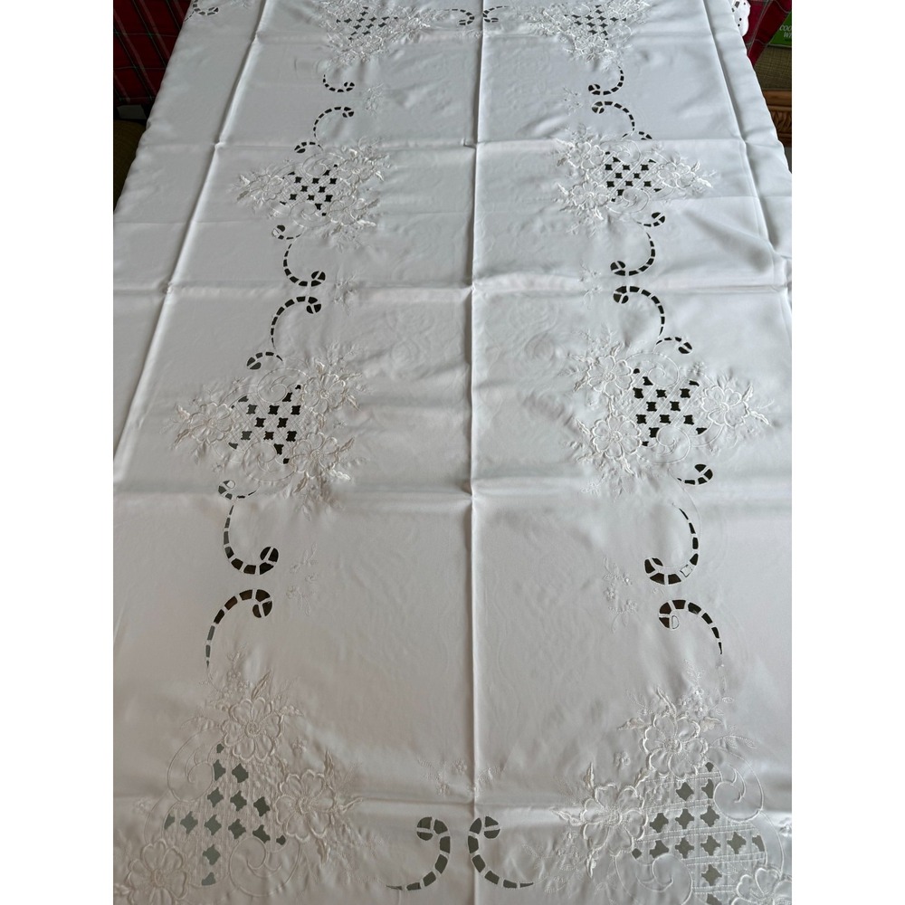 Vintage Wedding Tablecloth 12 Napkins Handcrafted 72x 108 Bordado a Mao Elegant!